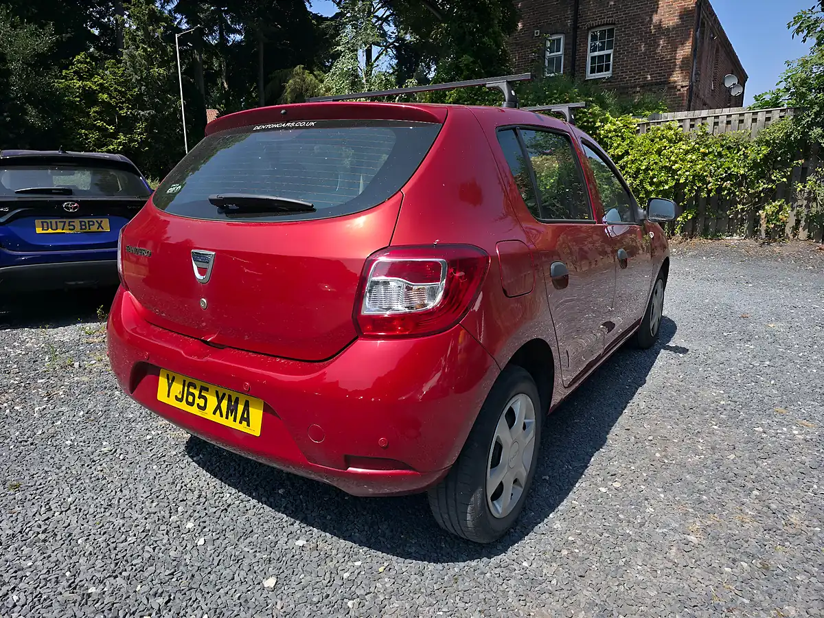 Used 2015 Dacia Sandero Ambiance Red - Interior and Exterior details 5