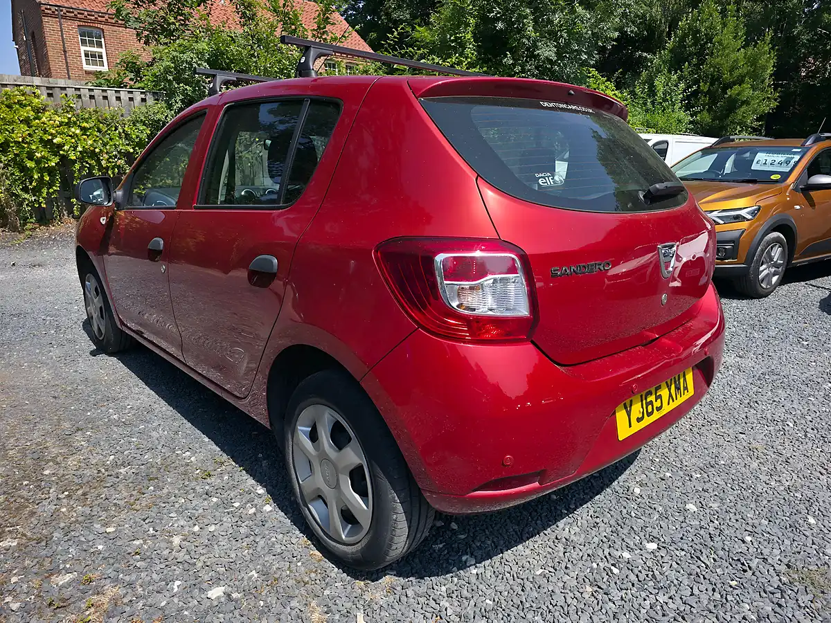 Used 2015 Dacia Sandero Ambiance Red - Interior and Exterior details 7