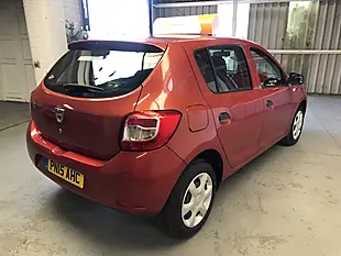 Used 2015 Dacia Sandero Ambiance Red - Interior and Exterior details 3