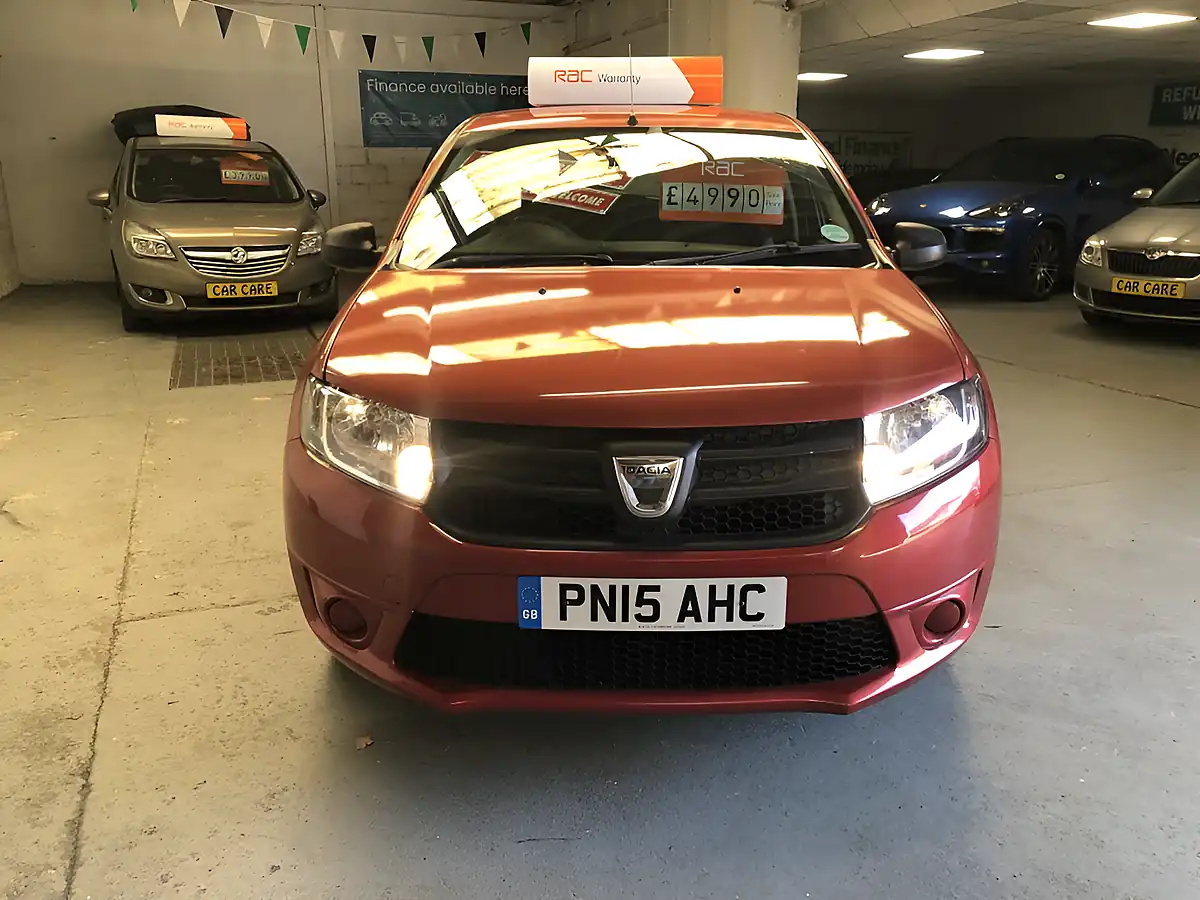 Used 2015 Dacia Sandero Ambiance Red - Interior and Exterior details 5