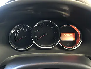 Used 2015 Dacia Sandero Ambiance Red - Interior and Exterior details 8