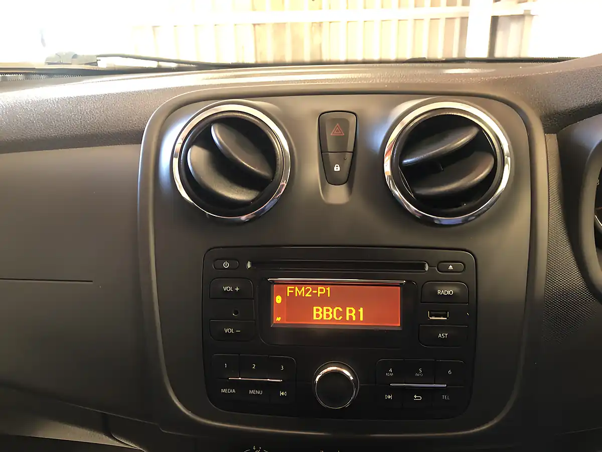 Used 2015 Dacia Sandero Ambiance Red - Interior and Exterior details 9
