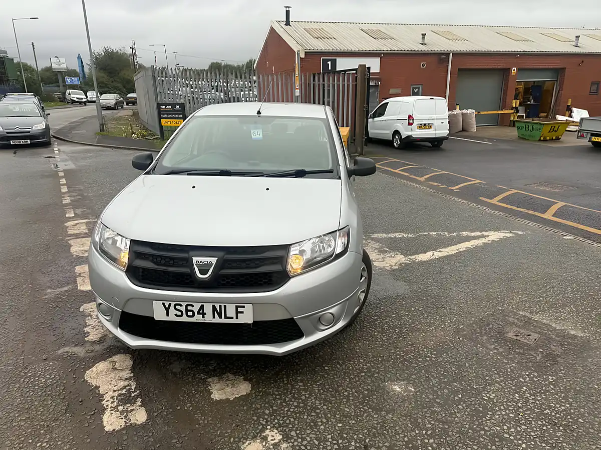 Used 2015 Dacia Sandero Ambiance Silver - Interior and Exterior details 2