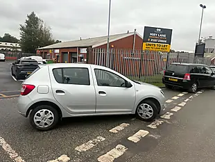 Used 2015 Dacia Sandero Ambiance Silver - Interior and Exterior details 20
