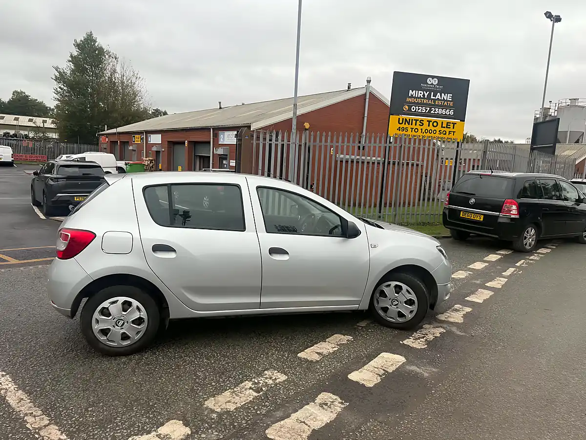 Used 2015 Dacia Sandero Ambiance Silver - Interior and Exterior details 20