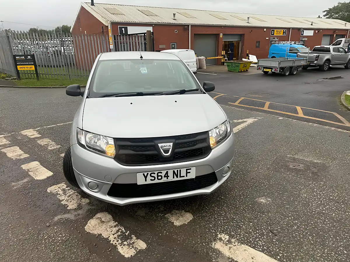 Used 2015 Dacia Sandero Ambiance Silver - Interior and Exterior details 8