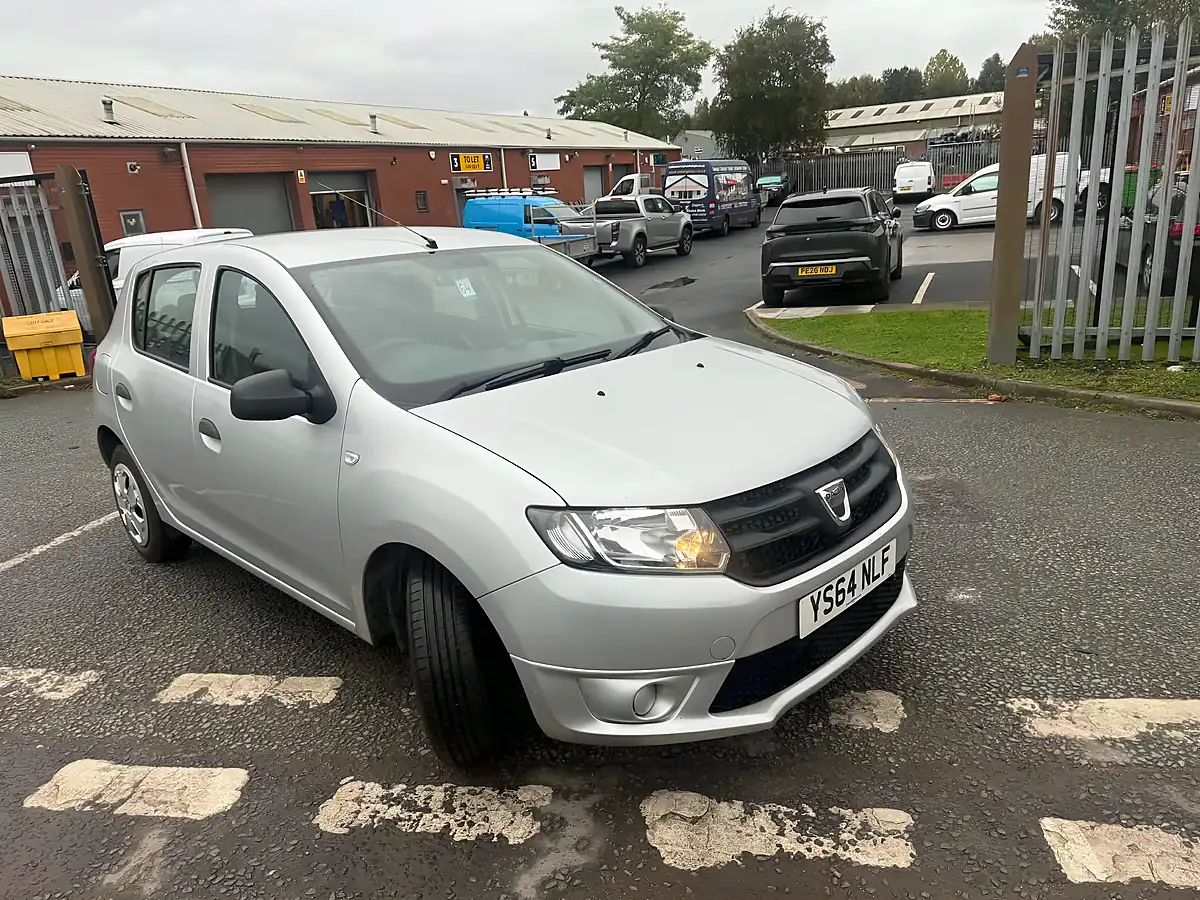 Used 2015 Dacia Sandero Ambiance Silver - Interior and Exterior details 9