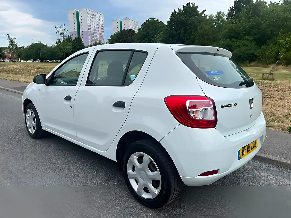 Used 2015 Dacia Sandero Ambiance White - Interior and Exterior details 3