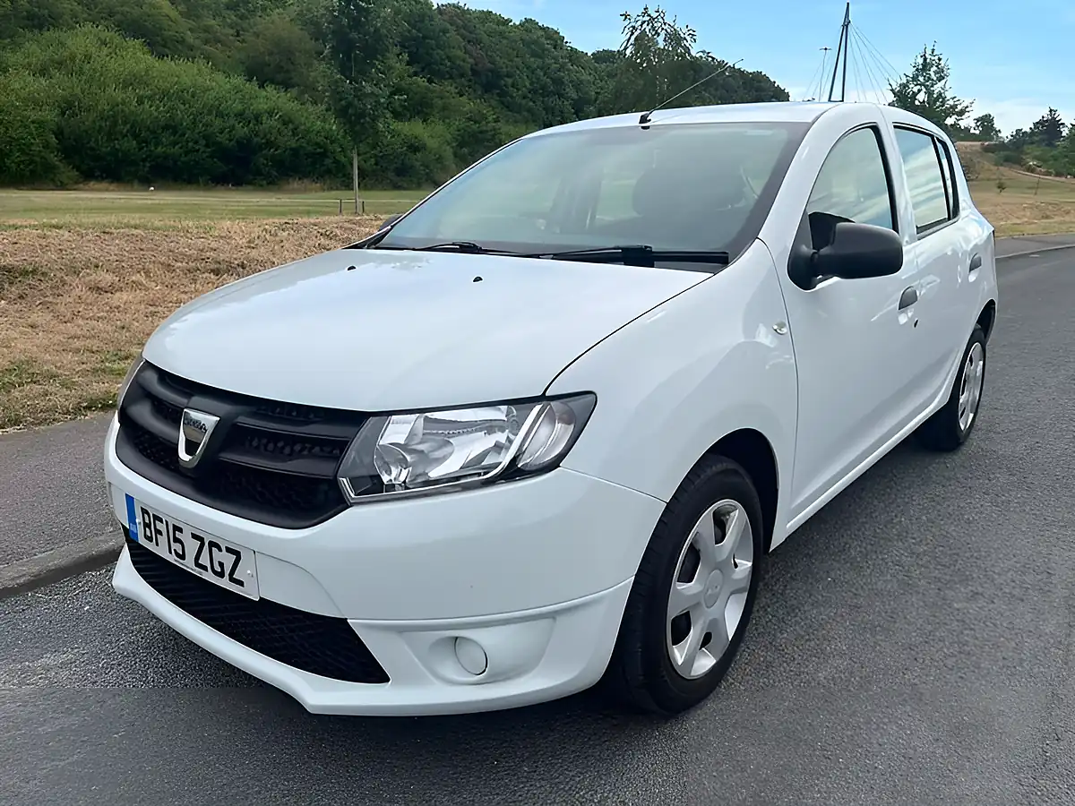 Used 2015 Dacia Sandero Ambiance White - Interior and Exterior details 5