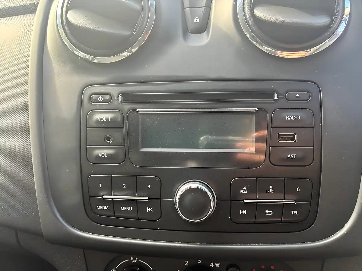 Used 2015 Dacia Sandero Ambiance White - Interior and Exterior details 11