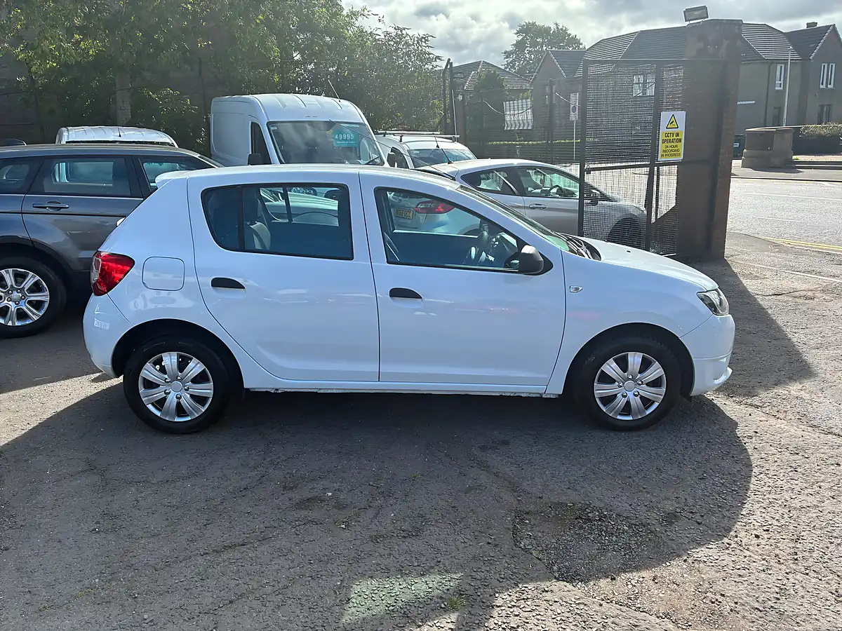 Used 2015 Dacia Sandero Ambiance White - Interior and Exterior details 2