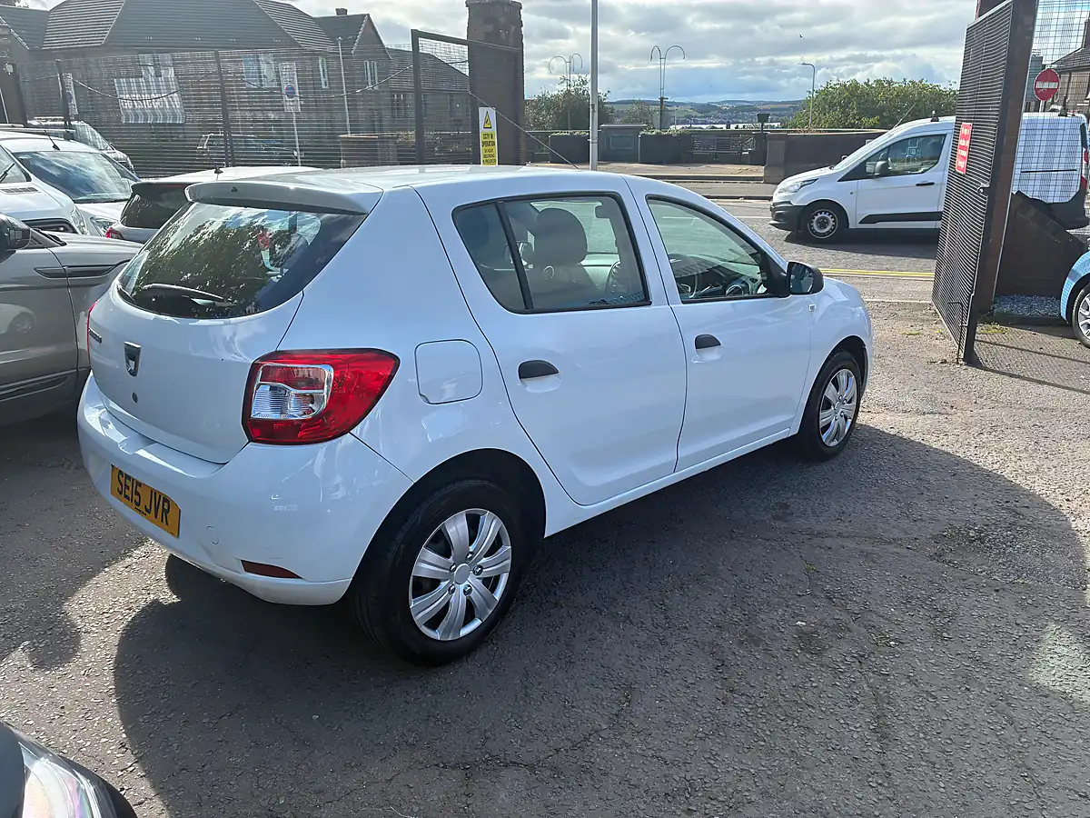 Used 2015 Dacia Sandero Ambiance White - Interior and Exterior details 3