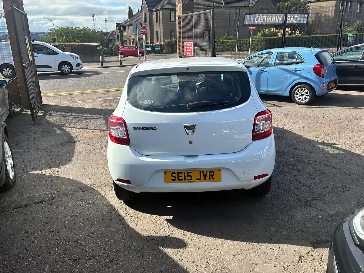 Used 2015 Dacia Sandero Ambiance White - Interior and Exterior details 4