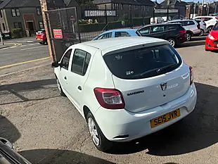 Used 2015 Dacia Sandero Ambiance White - Interior and Exterior details 5