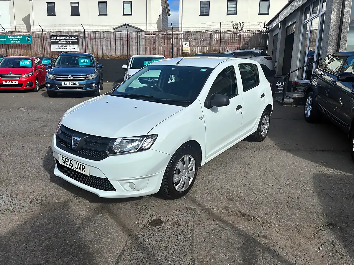 Used 2015 Dacia Sandero Ambiance White - Interior and Exterior details 7