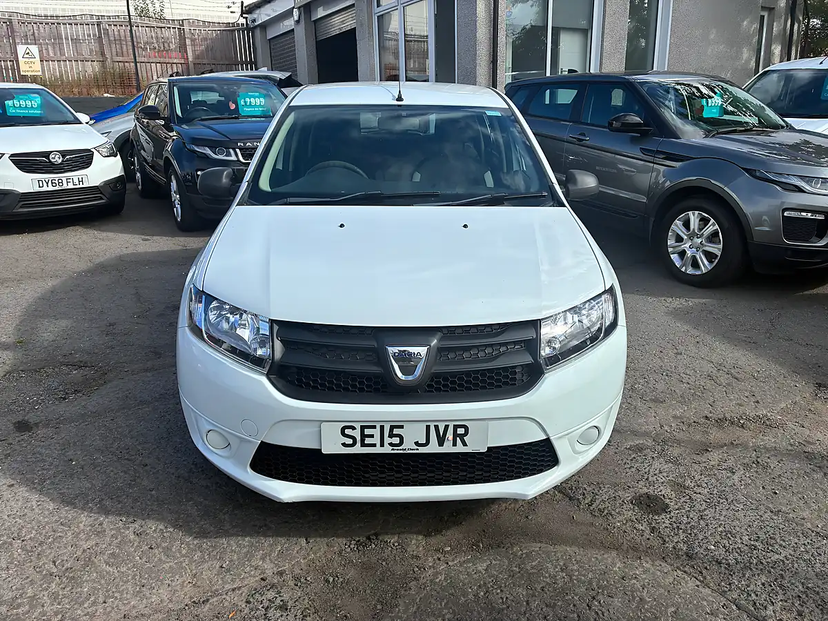 Used 2015 Dacia Sandero Ambiance White - Interior and Exterior details 8