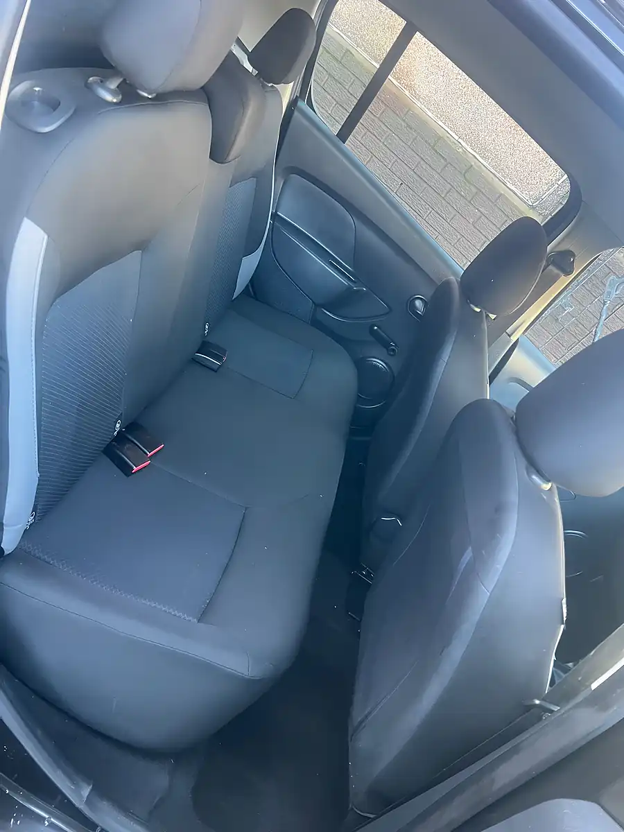 Used 2015 Dacia Sandero Ambience Panther Black - Interior and Exterior details 10