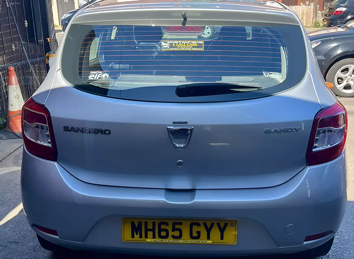 Used 2015 Dacia Sandero Ambience Silver Metallic - Interior and Exterior details 10