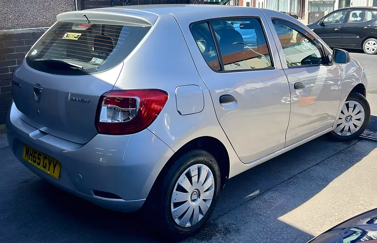 Used 2015 Dacia Sandero Ambience Silver Metallic - Interior and Exterior details 12