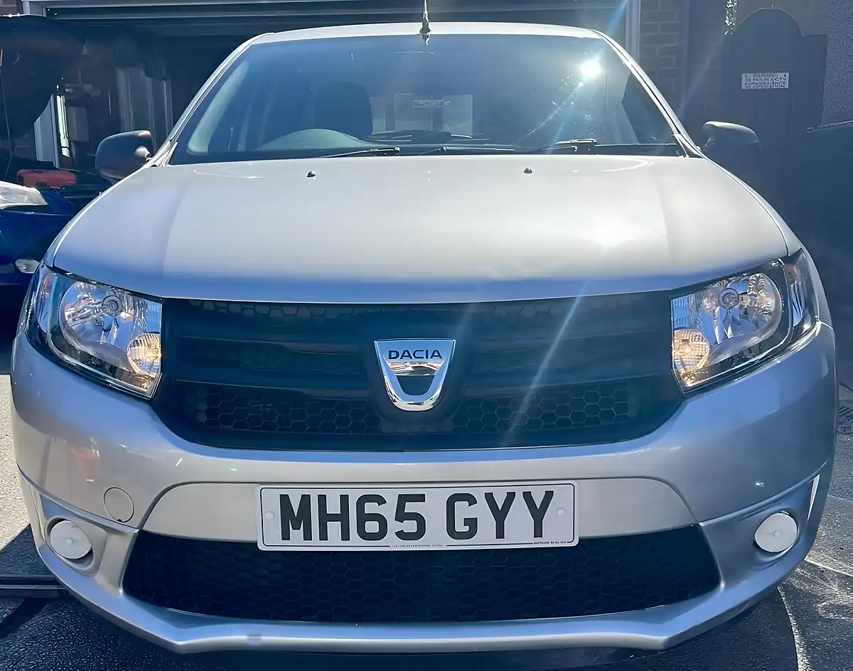 Used 2015 Dacia Sandero Ambience Silver Metallic - Interior and Exterior details 2