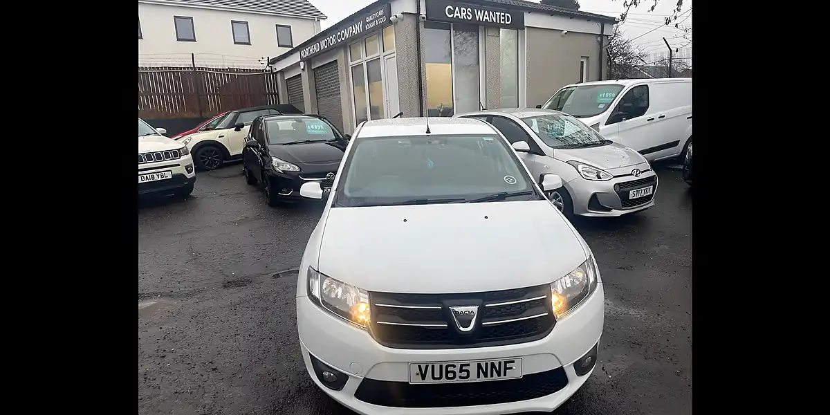 Used 2015 Dacia Sandero Laureate White - Interior and Exterior details 2