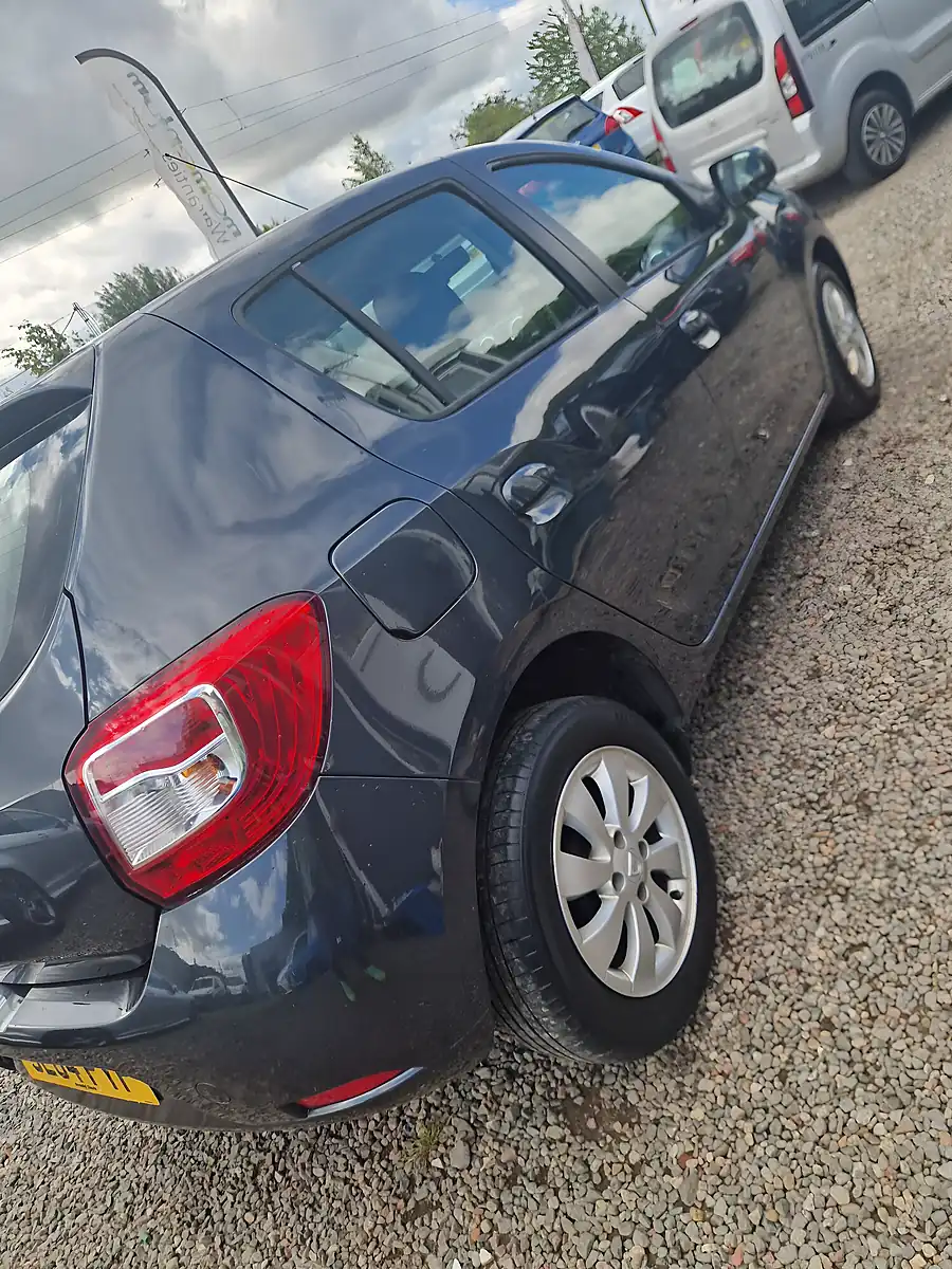 Used 2015 Dacia Sandero Midnight 5dr Grey - Interior and Exterior details 13