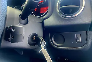 Used 2015 Dacia Sandero Stepway Ambiance Azurite Blue - Interior and Exterior details 13