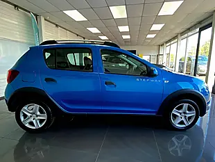 Used 2015 Dacia Sandero Stepway Ambiance Azurite Blue - Interior and Exterior details 6