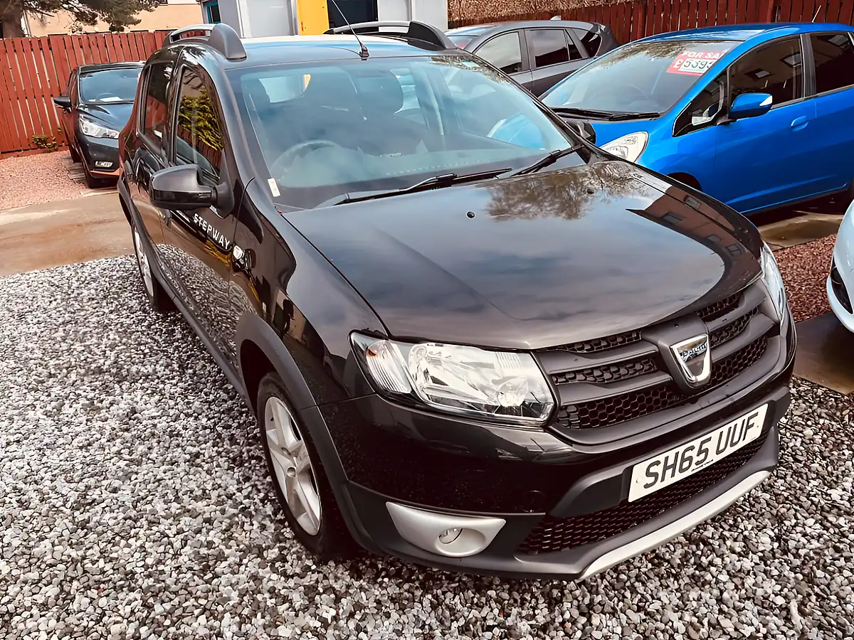 Used 2015 Dacia Sandero Stepway Ambiance Black - Interior and Exterior details 10