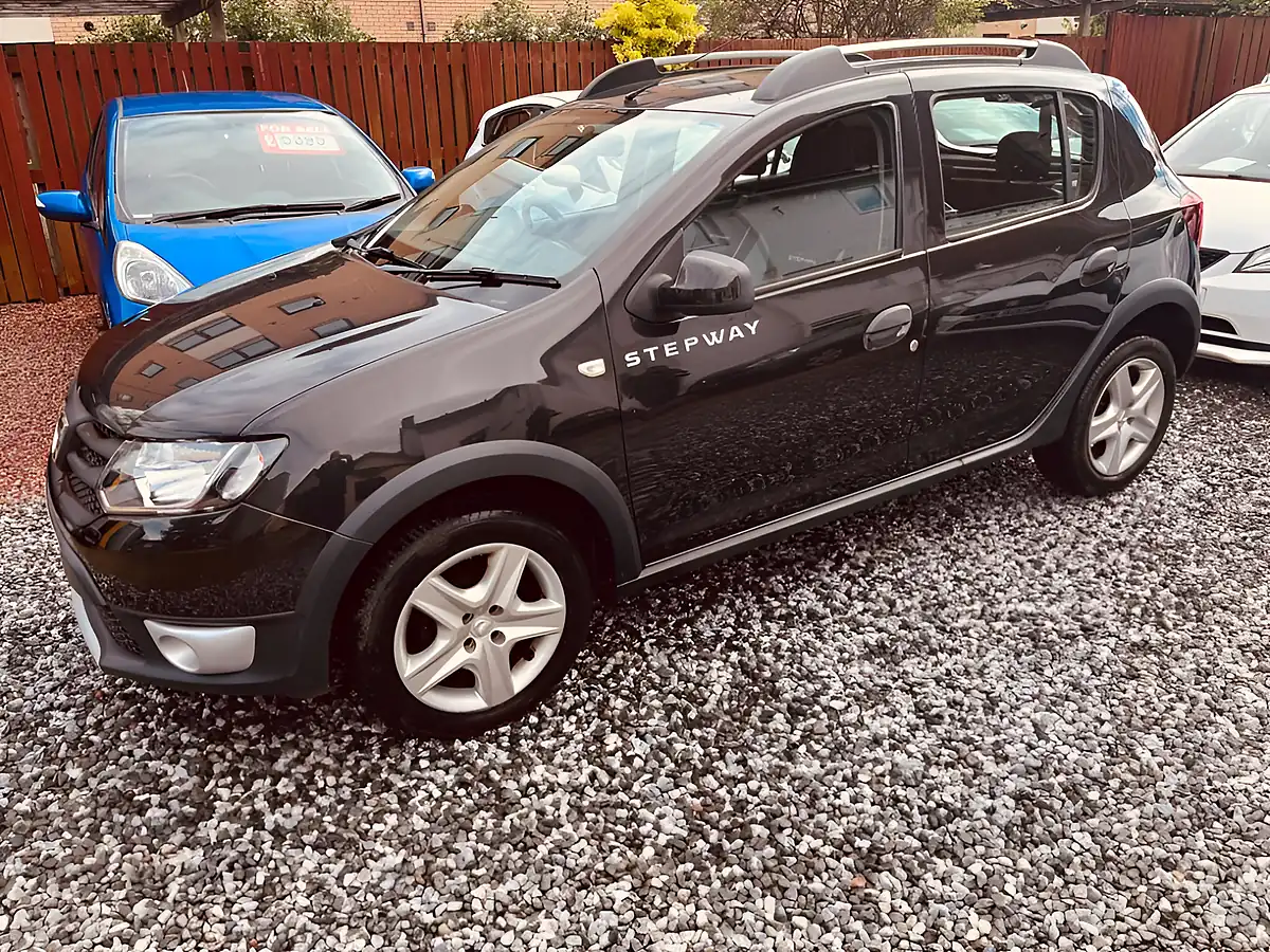 Used 2015 Dacia Sandero Stepway Ambiance Black - Interior and Exterior details 2