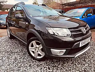 Used 2015 Dacia Sandero Stepway Ambiance Black - Interior and Exterior details 5
