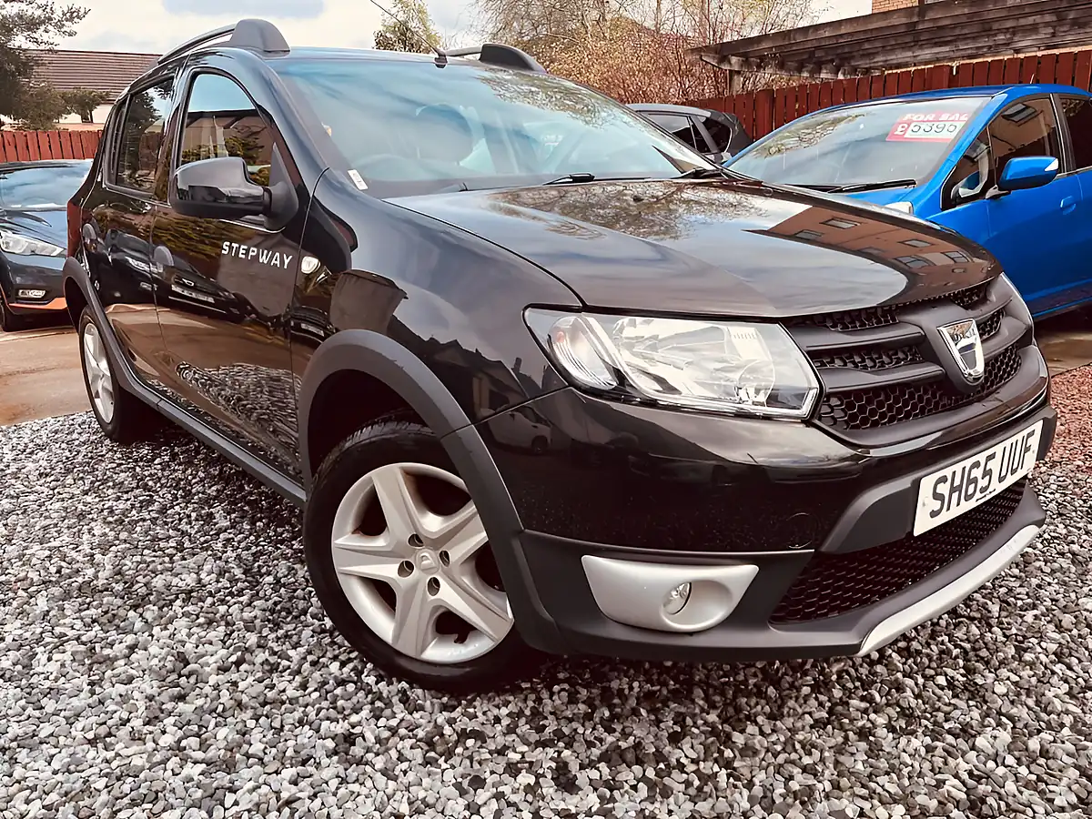 Used 2015 Dacia Sandero Stepway Ambiance Black - Interior and Exterior details 5