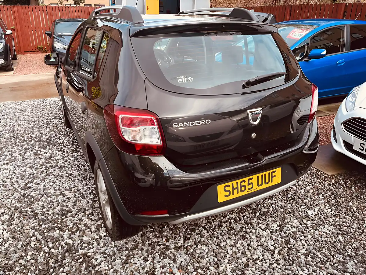 Used 2015 Dacia Sandero Stepway Ambiance Black - Interior and Exterior details 7