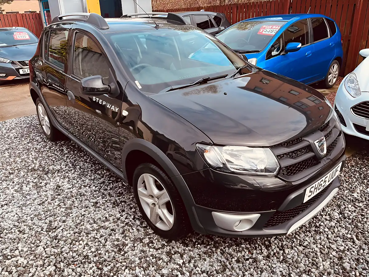 Used 2015 Dacia Sandero Stepway Ambiance Black - Interior and Exterior details 8