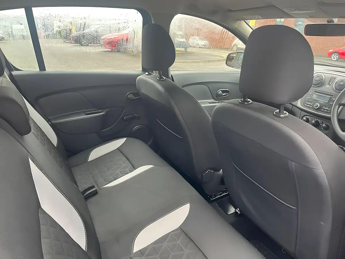 Used 2015 Dacia Sandero Stepway Ambiance Black - Interior and Exterior details 12