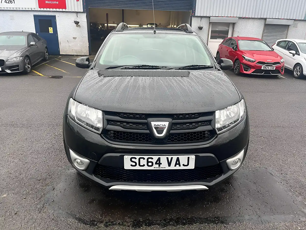 Used 2015 Dacia Sandero Stepway Ambiance Black - Interior and Exterior details 2