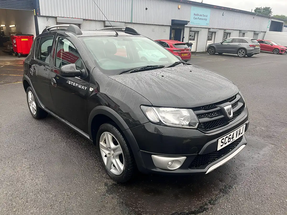 Used 2015 Dacia Sandero Stepway Ambiance Black - Interior and Exterior details 3