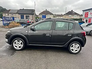 Used 2015 Dacia Sandero Stepway Ambiance Black - Interior and Exterior details 9