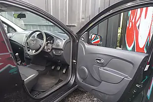 Used 2015 Dacia Sandero Stepway Ambiance Black - Interior and Exterior details 13
