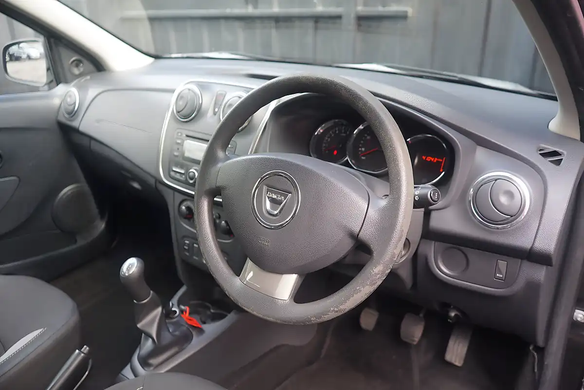 Used 2015 Dacia Sandero Stepway Ambiance Black - Interior and Exterior details 14