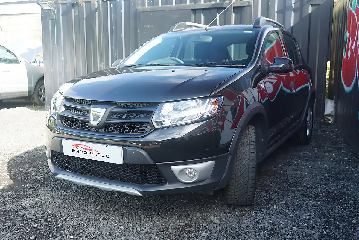 Used 2015 Dacia Sandero Stepway Ambiance Black - Interior and Exterior details 7