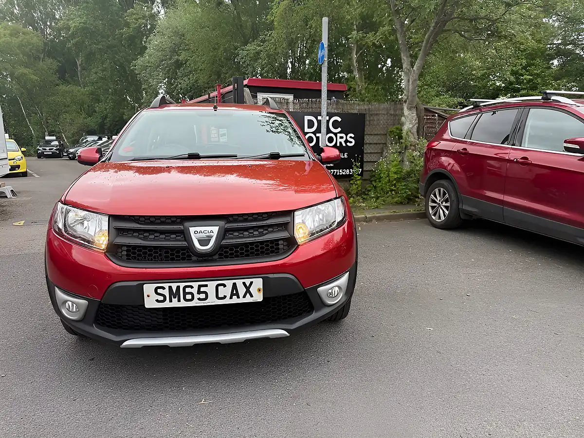 Used 2015 Dacia Sandero Stepway Ambiance Cinder Red - Front View