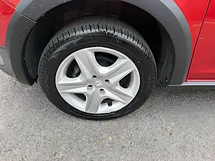 Used 2015 Dacia Sandero Stepway Ambiance Cinder Red - Interior and Exterior details 13