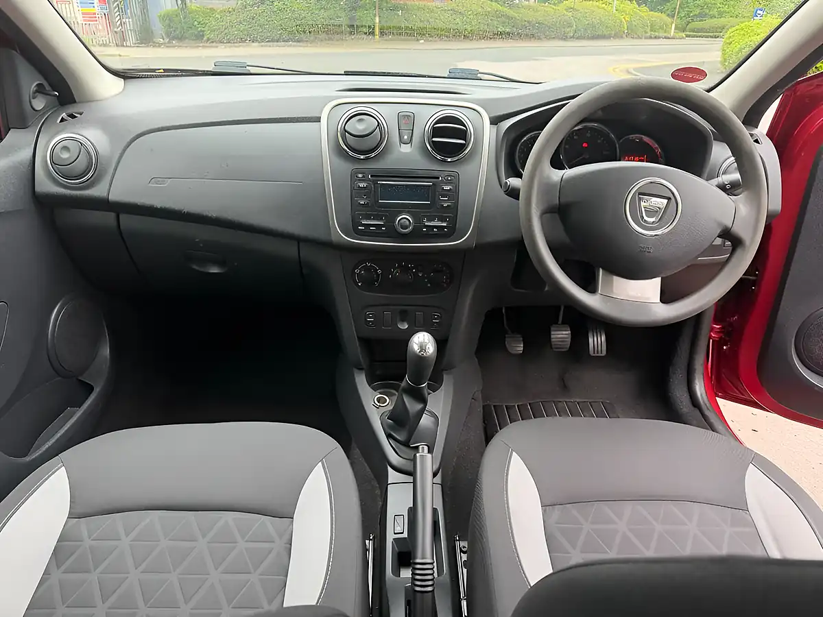 Used 2015 Dacia Sandero Stepway Ambiance Cinder Red - Interior and Exterior details 16