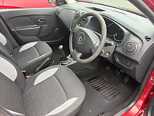 Used 2015 Dacia Sandero Stepway Ambiance Cinder Red - Interior and Exterior details 17