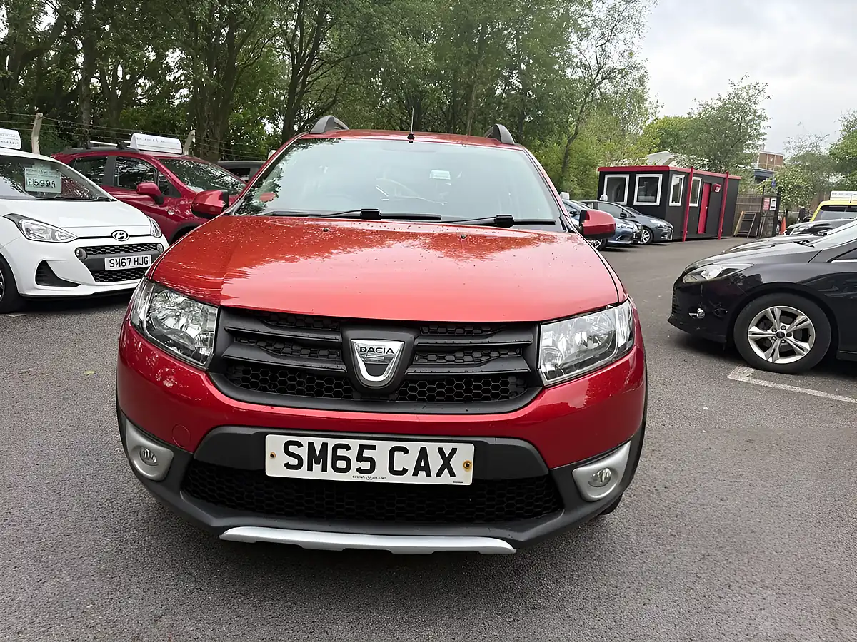 Used 2015 Dacia Sandero Stepway Ambiance Cinder Red - Interior and Exterior details 2