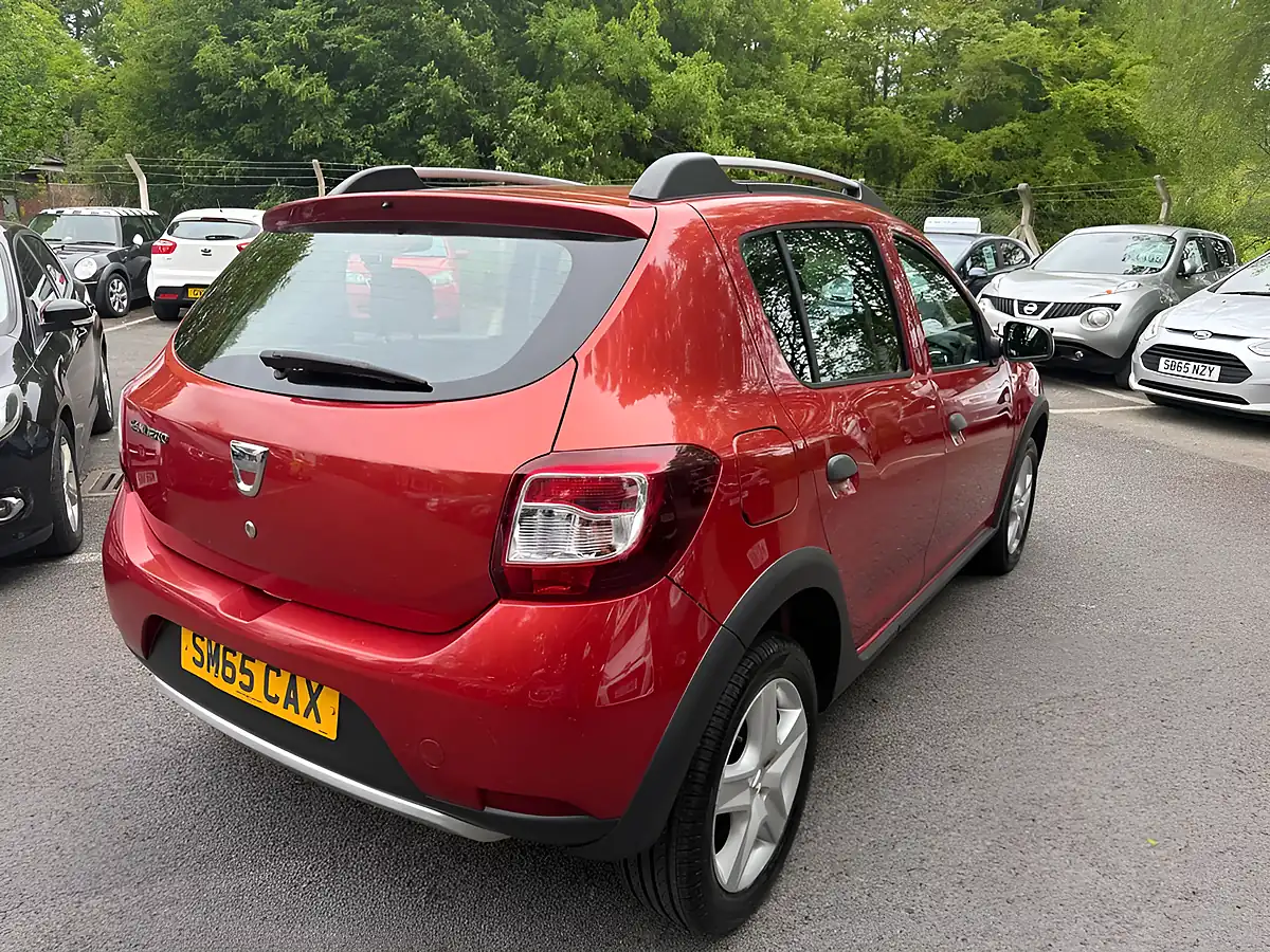 Used 2015 Dacia Sandero Stepway Ambiance Cinder Red - Interior and Exterior details 7