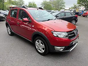 Used 2015 Dacia Sandero Stepway Ambiance Cinder Red - Interior and Exterior details 9