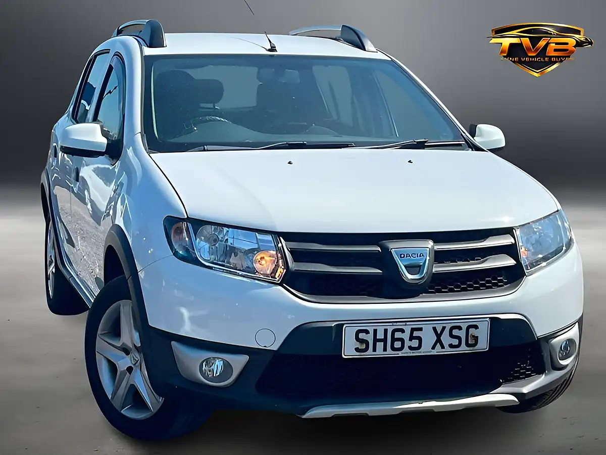 Used 2015 Dacia Sandero Stepway Ambiance Glacier White - Front View