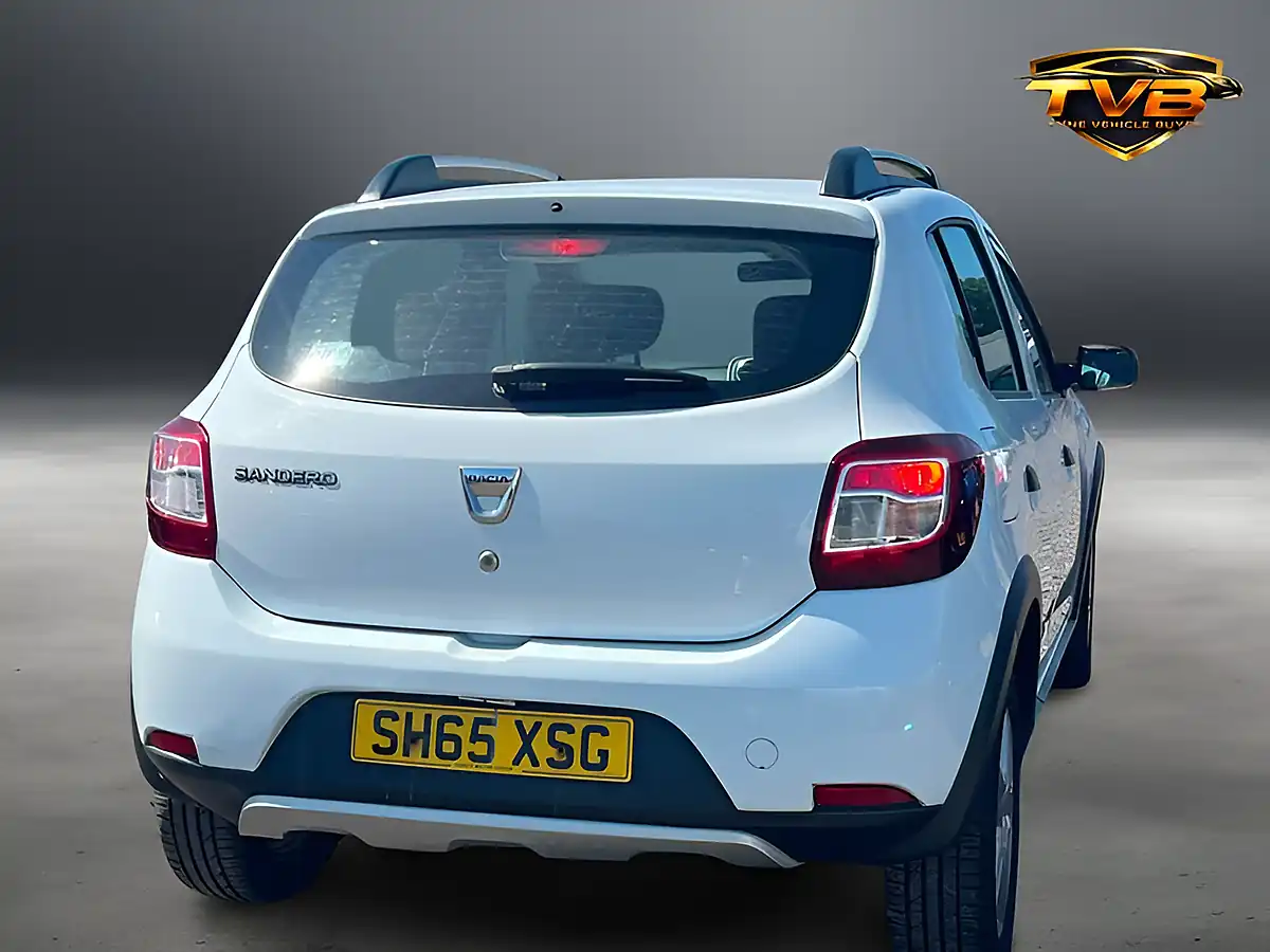 Used 2015 Dacia Sandero Stepway Ambiance Glacier White - Interior and Exterior details 2
